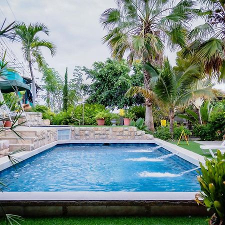 Hostal Antares Manta Exterior photo