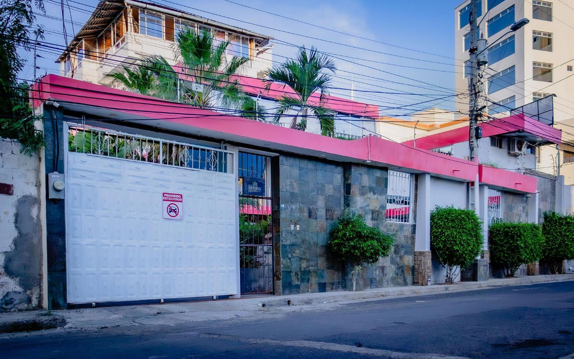 Hostal Antares Manta Exterior photo