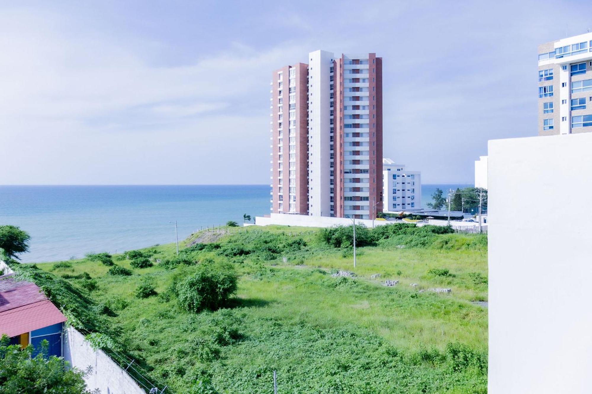 Hostal Antares Manta Exterior photo