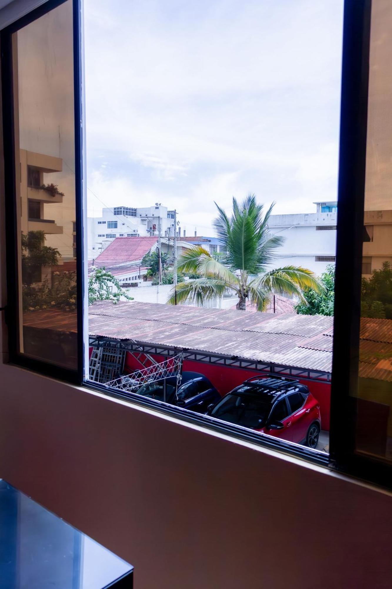 Hostal Antares Manta Exterior photo